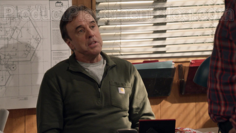 Carhartt Green Shirt of Kevin Nealon as Don Burns in Man with a Plan S04E07 (1)