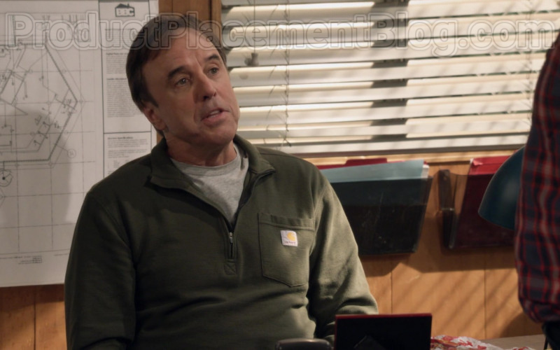 Carhartt Green Shirt of Kevin Nealon as Don Burns in Man with a Plan S04E07 (1)