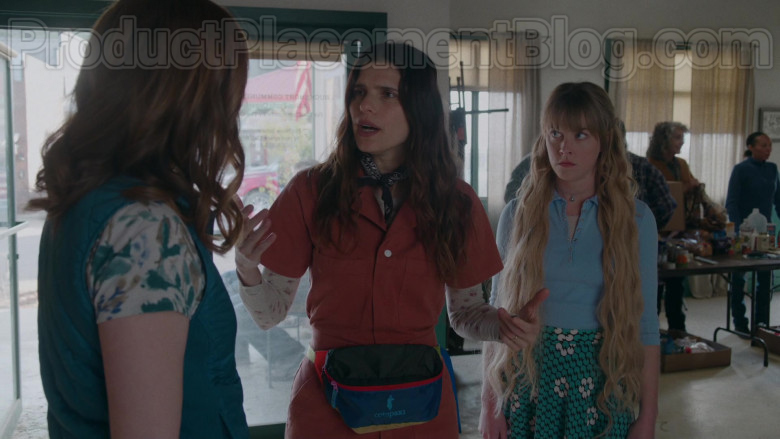 Cotopaxi Fanny Pack of Lake Bell as Rio Levine-Young in Bless This Mess TV Series (1)