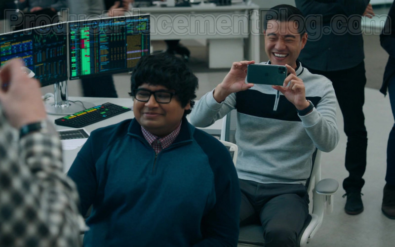 Daniel K. Isaac as Ben Kim Using Apple iPhone 11 Pro Smartphone in Billions S05E04 TV Series (1)