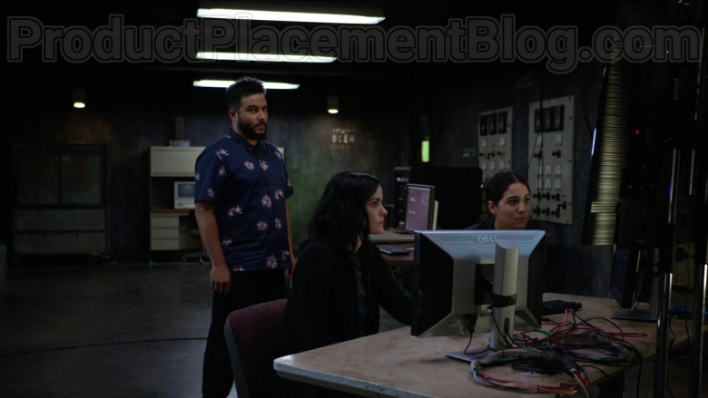 Dell Computer Monitors in Blindspot S05E02 TV Series (5)