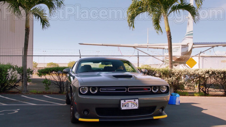 Dodge Challenger Car in Magnum P.I. TV Series [Season 2 Episode 19] (1)