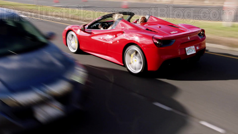 Ferrari Red Car in Magnum P.I. S02E20 (5)
