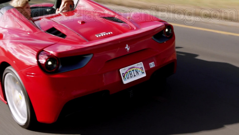 Ferrari Red Car in Magnum P.I. S02E20 (6)