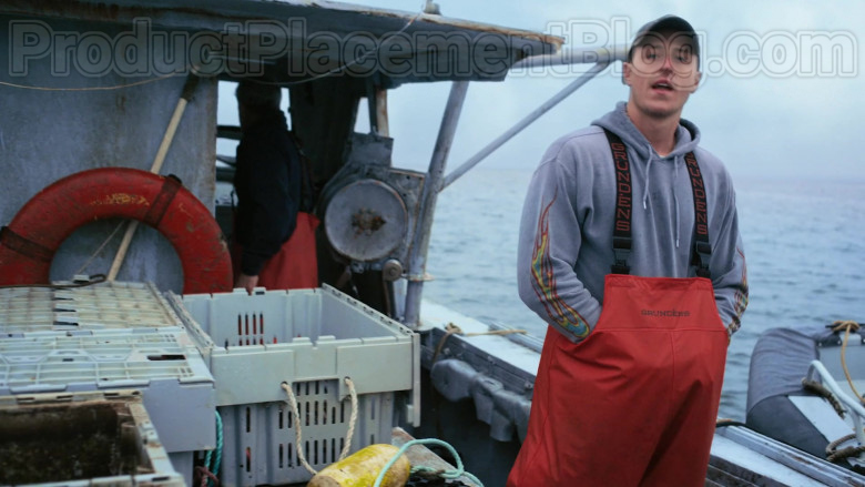 Grundéns Fishing Bib Pants in Hightown S01E01 (4)