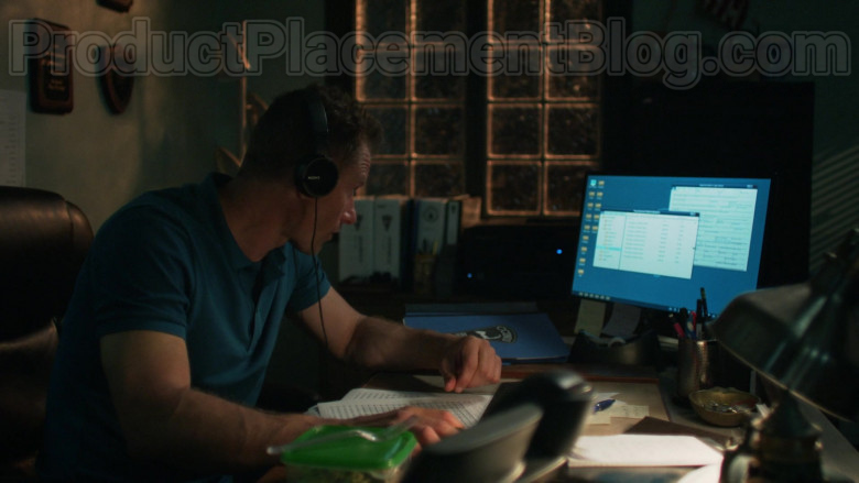 James Badge Dale as Det. Ray Abruzzo Using Sony Headphones in Hightown S01E02 TV Show