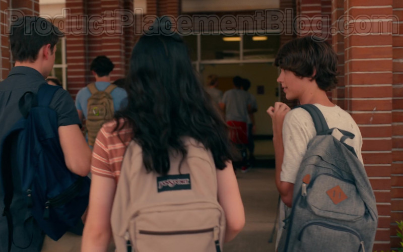 JanSport Backpack in Sweet Magnolias S01E01 Pour It Out (2020)