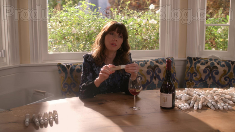 Lavender Oak Wine Enjoyed by Linda Cardellini as Judy Hale in Dead to Me TV Show S02E07 (2)