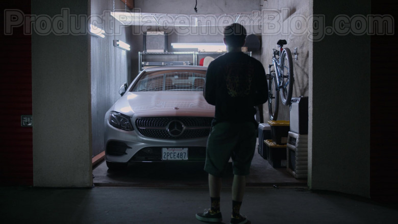 Mercedes-Benz E-Class Car in Dead to Me S02E04 Between You And Me (2020)