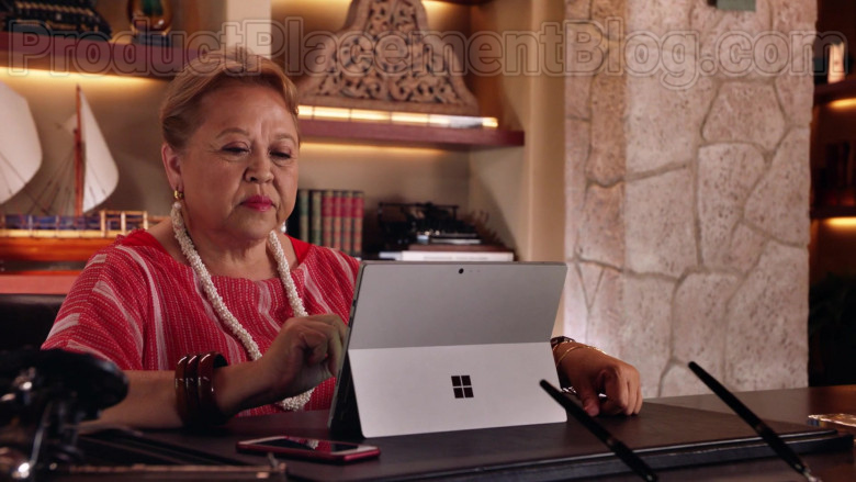 Microsoft Surface Tablet of Amy Hill as Teuila ‘Kumu' Tuileta in Magnum P.I. TV Series [S02E19] (4)