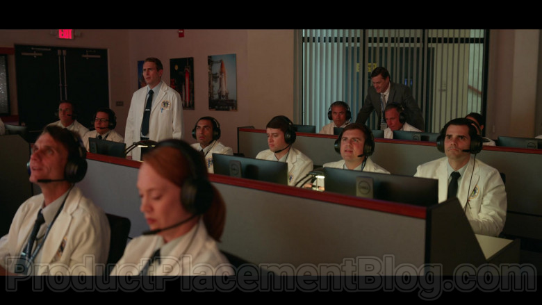 Netflix's TV Show Cast Members Using Dell Monitors in Space Force S01E05 (3)