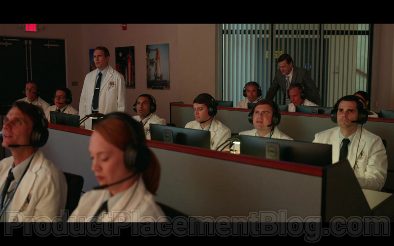 Netflix's TV Show Cast Members Using Dell Monitors in Space Force S01E05 (3)