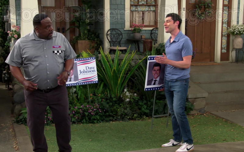 Nike Sneakers of Max Greenfield in The Neighborhood S02E22 (2)