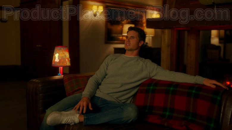 Nike Sneakers of Robbie Amell as Nathan Brown in Upload TV Show (2)