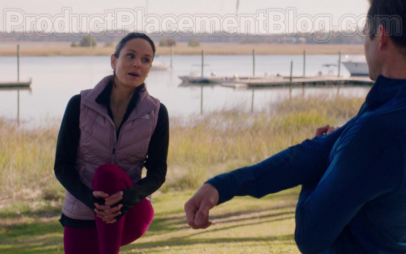 Sarah Wayne Callies Wearing The North Face Vest Running Outfit in Council of Dads S01E05 TV Show (1)