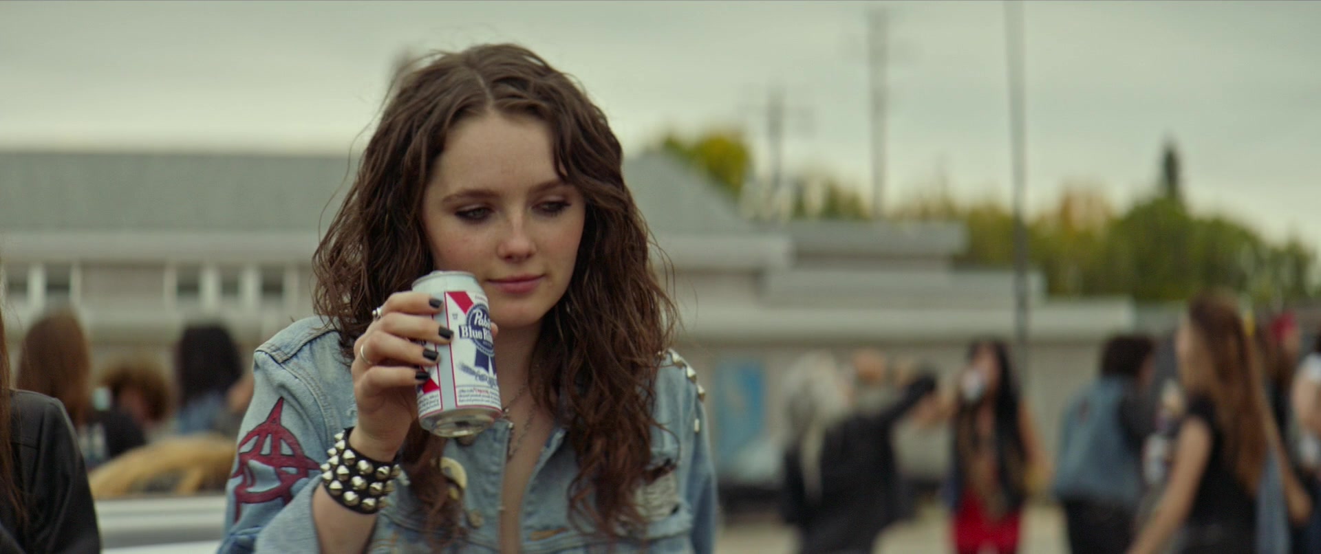 Pabst Beer Enjoyed by Amy Forsyth in We Summon the Darkness (2019) .