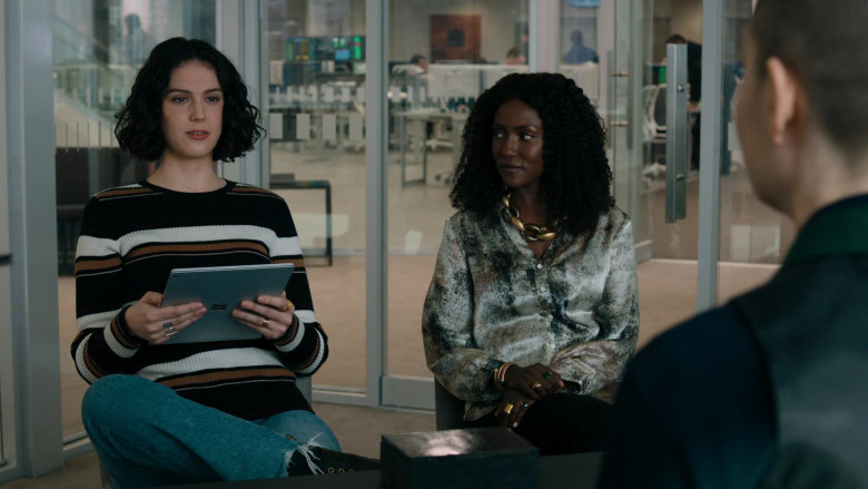 Actress Using Microsoft Surface Tablet in Billions S05E06 The Nordic Model (2020)