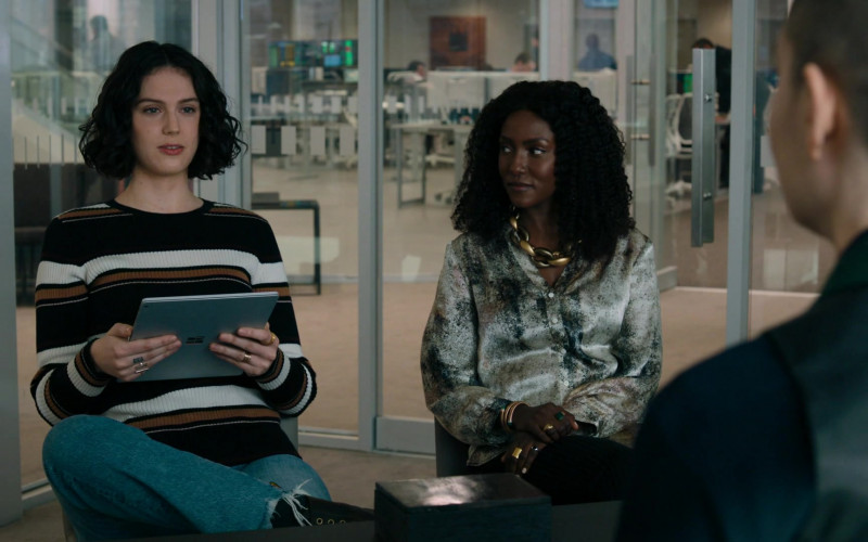 Actress Using Microsoft Surface Tablet in Billions S05E06 The Nordic Model (2020)
