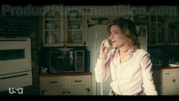 Ralph Lauren Pink Shirt Of Amanda Peet As Betty Broderick In Dirty John ...