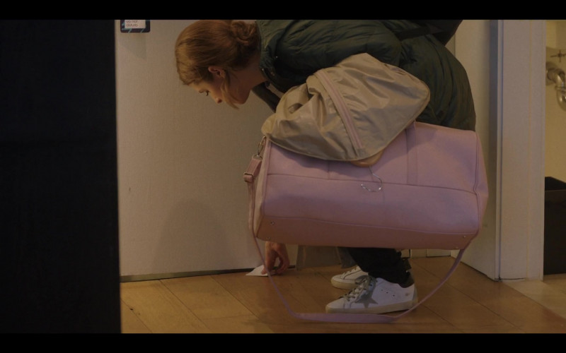 Anna Kendrick as Darby Wears Golden Goose Shoes in Love Life S01E10 TV Show (3)
