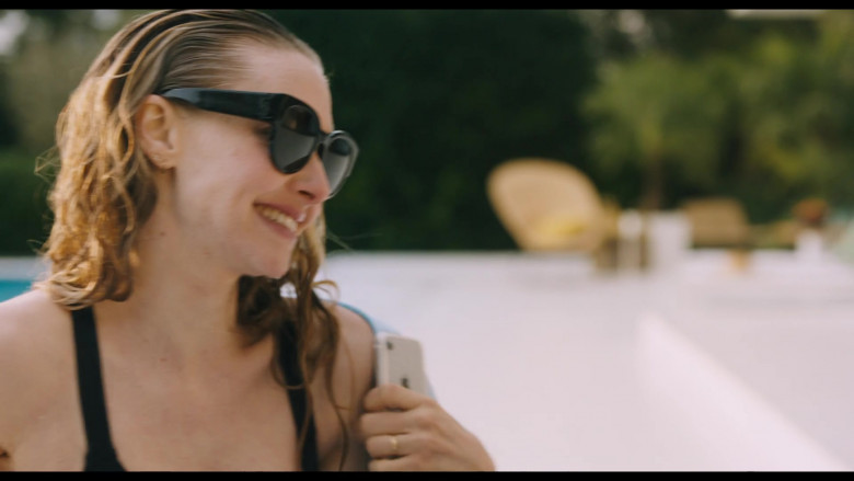 Apple iPhone Smartphone of Amanda Seyfried as Susanna in You Should Have Left Movie (1)