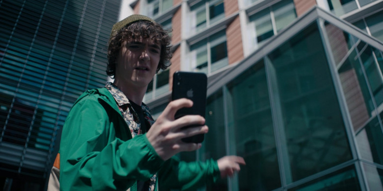 Apple iPhone Used by Brenock O'Connor as Tom in Alex Rider S01E06 (1)