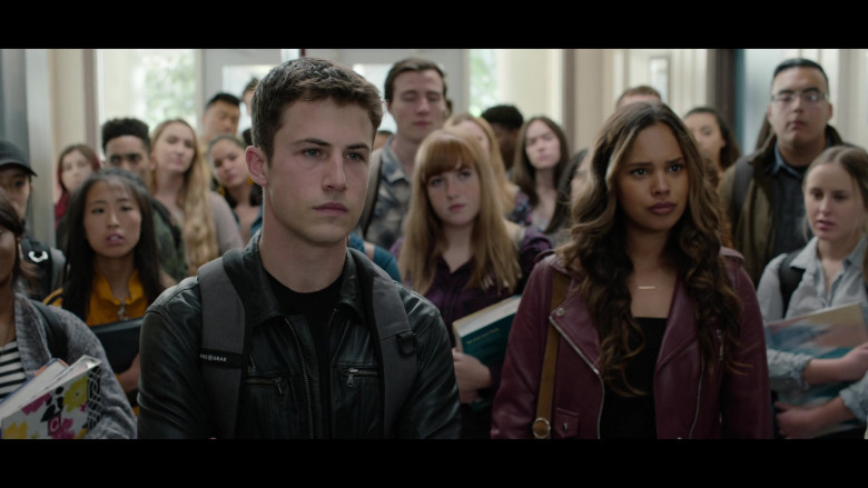 Black Leather Jacket & Swiss Gear Backpack of Dylan Minnette as Clay in 13 Reasons Why S04E08 TV Series (1)