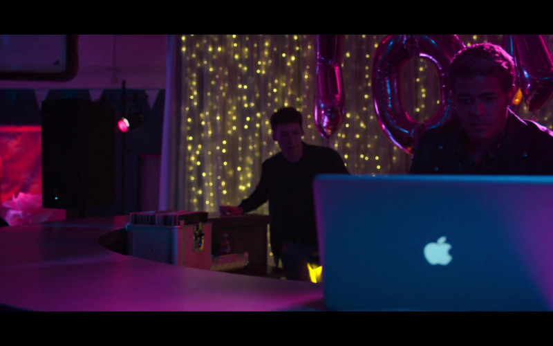 Christian Navarro as Tony Padilla Using Apple MacBook Laptop in 13 Reasons Why S04E03 TV Show