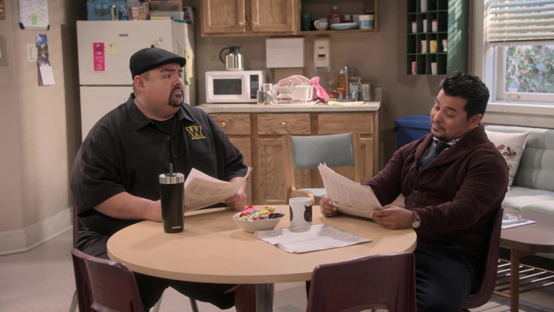 Contigo Mug of Gabriel Iglesias in Mr. Iglesias S02E03 (1)