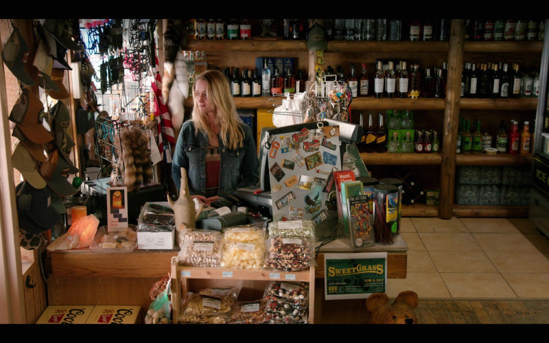 Coors Banquet Beer in Yellowstone S03E01