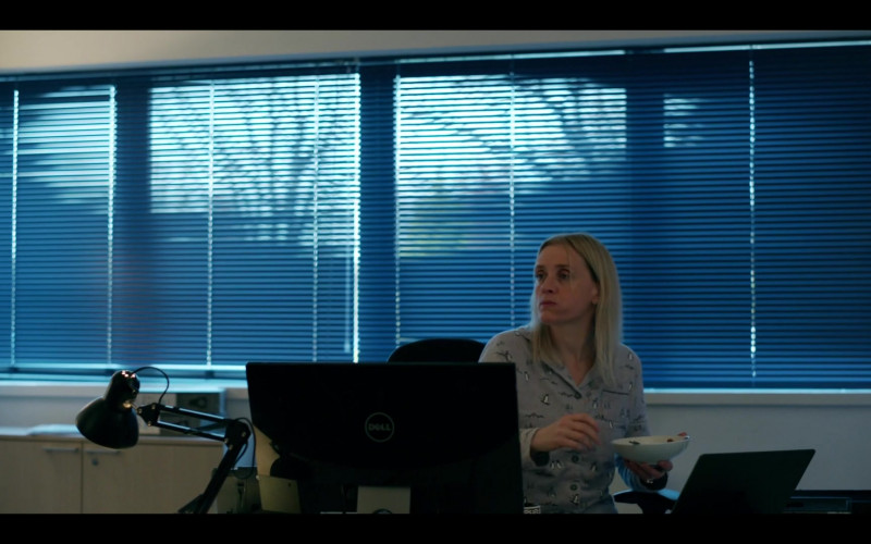 Dell Computer Monitor in The Salisbury Poisonings Episode 2 (2020)