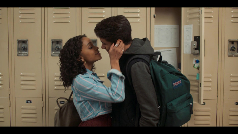JanSport Superbreak Forest Green School Backpack of Michael Cimino in Love, Victor S01E06