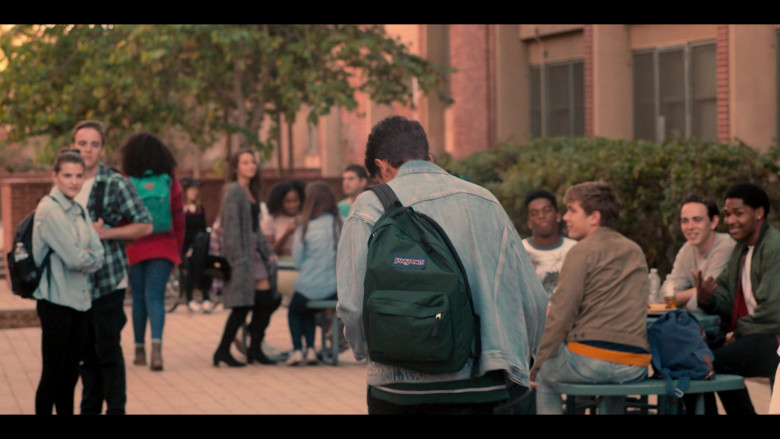 Jansport Green Backpack of Michael Cimino in Love, Victor S01E01 (4)