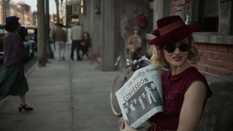 Los Angeles Times Newspaper Held by Kerry Bishé as Sister Molly Finnister in Penny Dreadful City of Angels S01E07