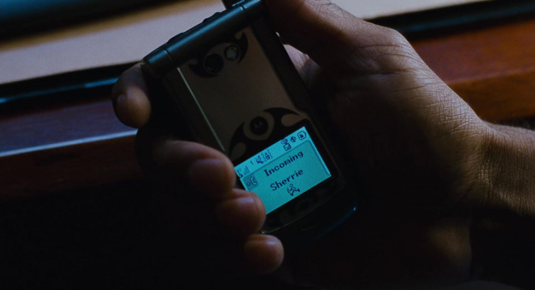 Martin Lawrence Using Motorola Cell Phone in Big Momma’s House 2 (2006) Movie
