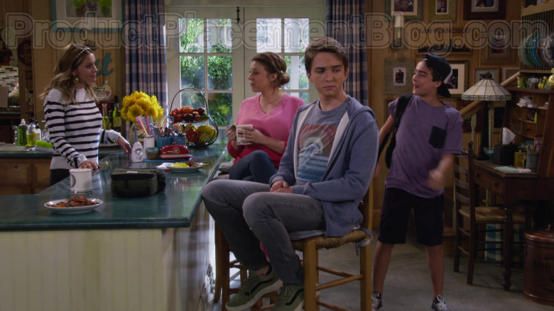 Michael Campion as Jackson Wearing Vans Old Skool Vintage Green Shoes in Fuller House S05E14 TV Show (1)