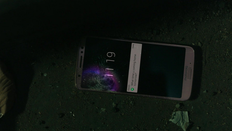 Motorola Moto Smartphone in The Chi S03E01 Foe ‘Nem (2020)