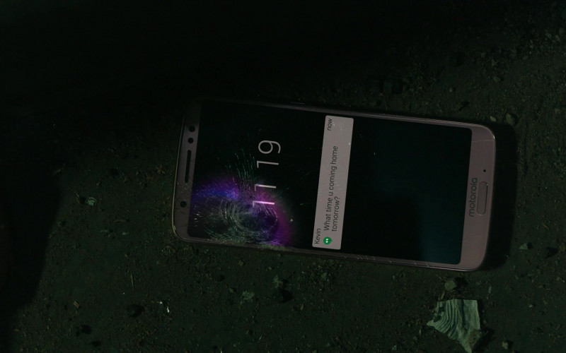 Motorola Moto Smartphone in The Chi S03E01 Foe ‘Nem (2020)
