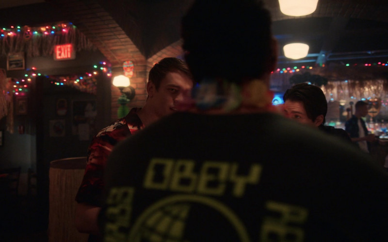 Obey Sweatshirt Worn by Adam DiMarco as Randall Carpio in The Order S02E05 (1)