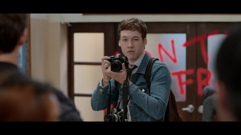 Olympus Camera of Devin Druid as Tyler in 13 Reasons Why S04E02 College Tour (2020)