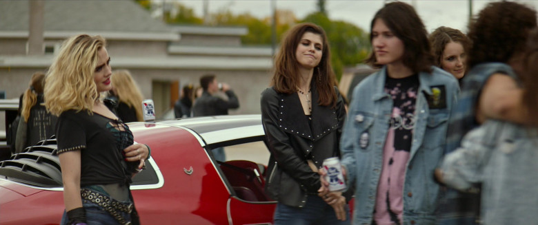 Pabst Blue Ribbon Beer Cans Spotted in We Summon the Darkness Film (1)