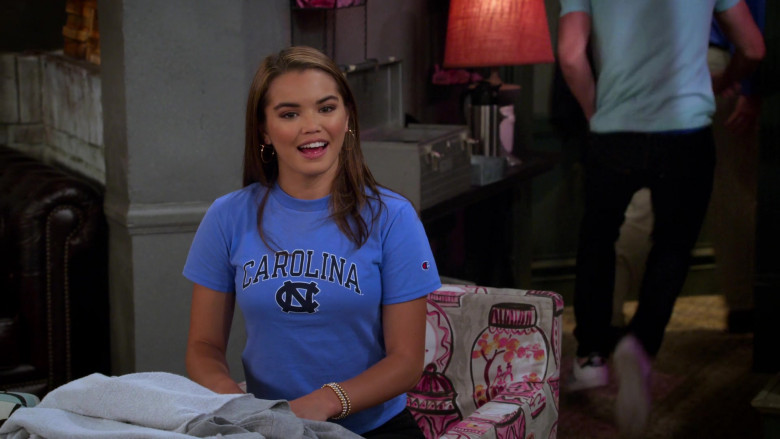 Paris Berelc Wears Champion Carolina Blue T-Shirt Outfit in Alexa & Katie S04E06 (1)