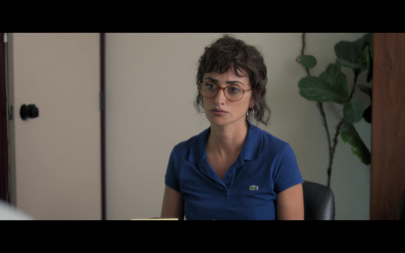 Penélope Cruz as Olga Gonzalez Wears Lacoste Women’s Blue Polo Shirt in Wasp Network 2020 Film (3)
