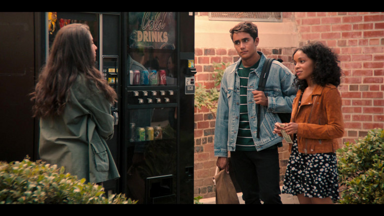 Pepsi, Coca-Cola and Sprite in Love, Victor S01E01 Welcome to Creekwood (2020)