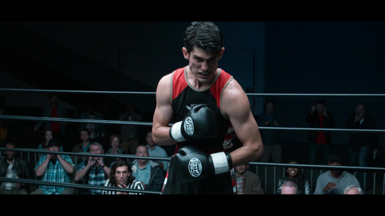 Pro Boxing Supplies Black Gloves Worn by Actor in 13 Reasons Why S04E05 House Party (2020)