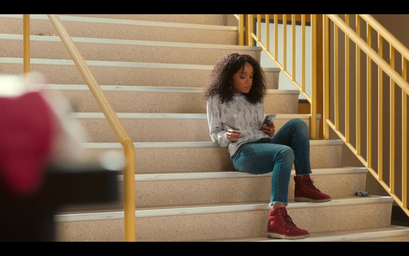 Rachel Naomi Hilson as Mia Wears Printed Sweatshirt, Blue Jeans Outfit, and Timberland Kenniston Boots in Love, Victor (1)