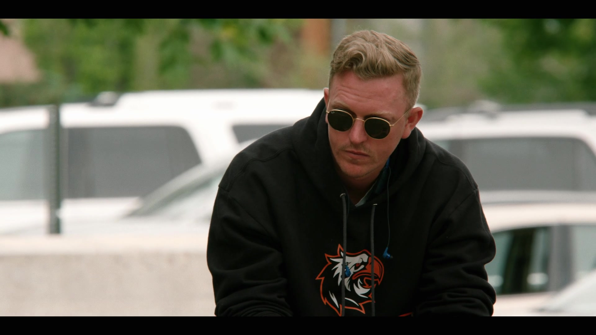 Ray-Ban Round Sunglasses For Men In Yellowstone S03E01 
