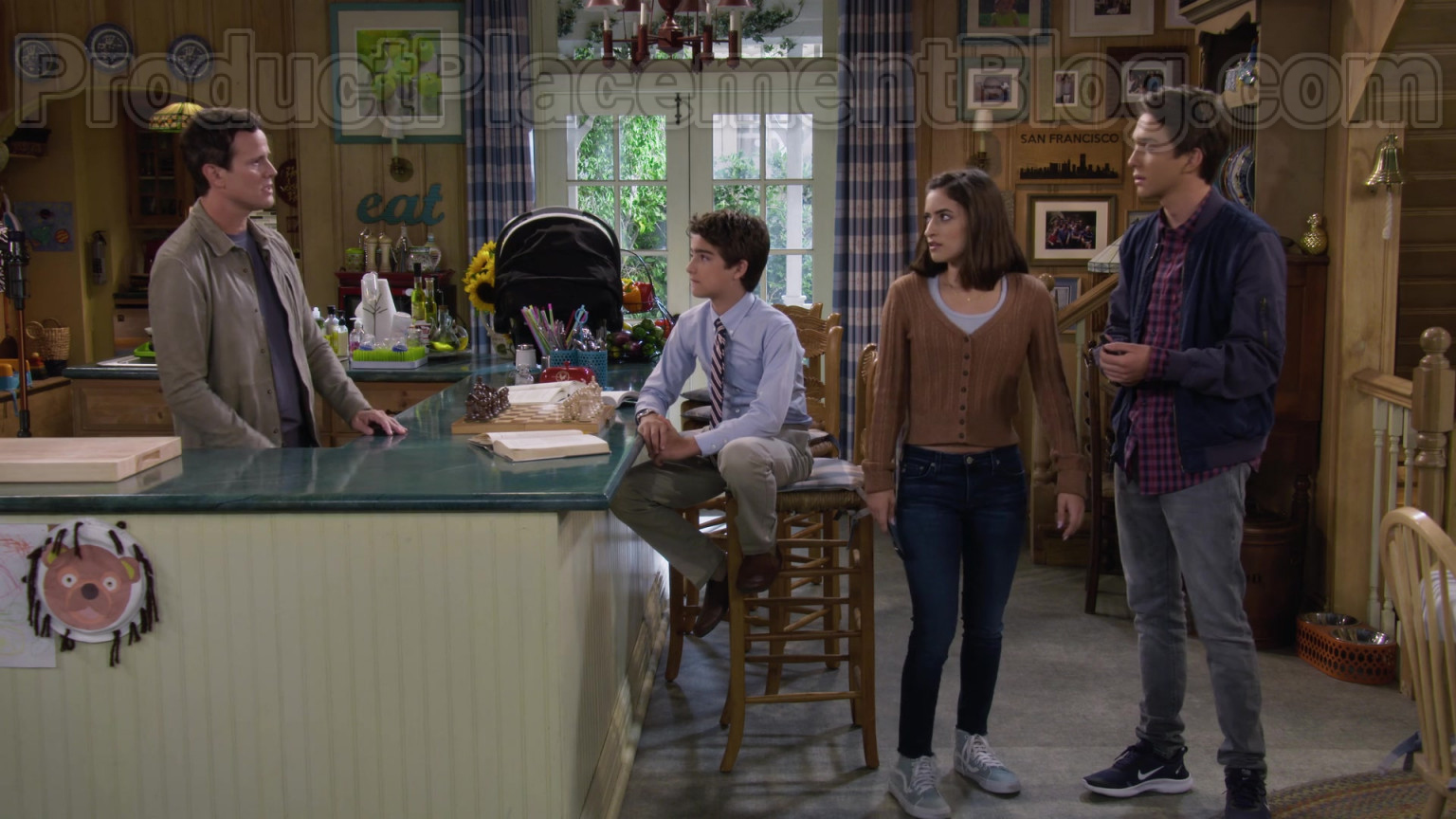 Vans Shoes Of Soni Nicole Bringas As Ramona Gibbler In Fuller House