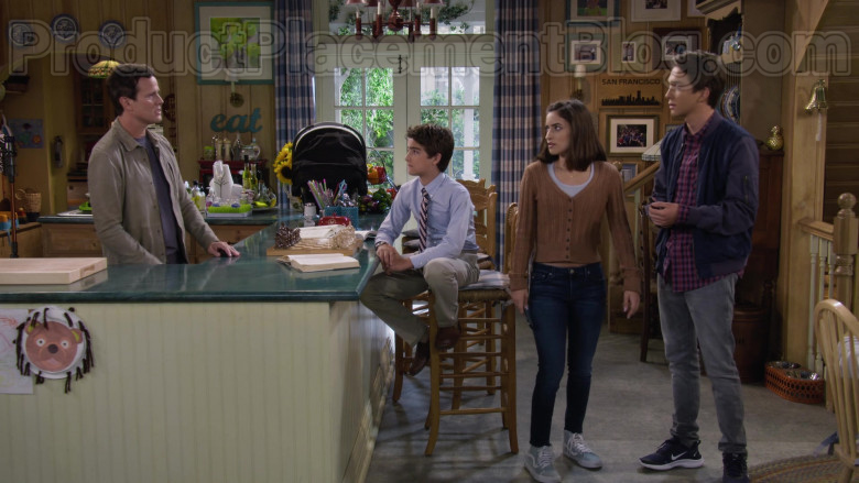 Soni Nicole Bringas as Ramona Gibbler Wearing Vans Shoes Outfit in Fuller House S05E11 TV Show