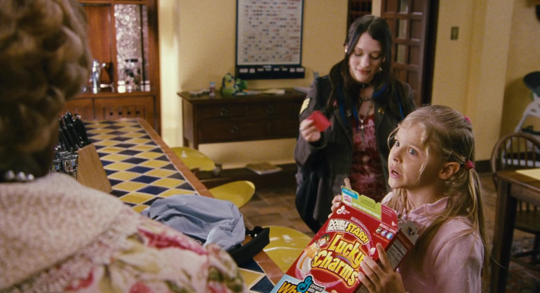 Young Chloë Grace Moretz Enjoying General Mills Lucky Charms Cereal in Big Momma’s House 2 Film (4)